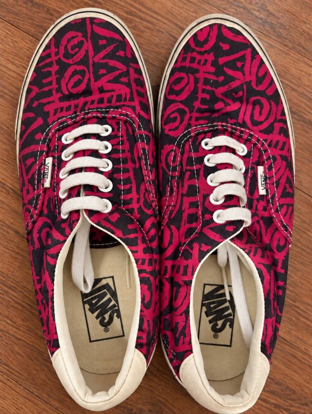 Vans Low-Top Canvas Sneakers in Pink & Black Graphic Print- Men's 9 Women's 10.5
